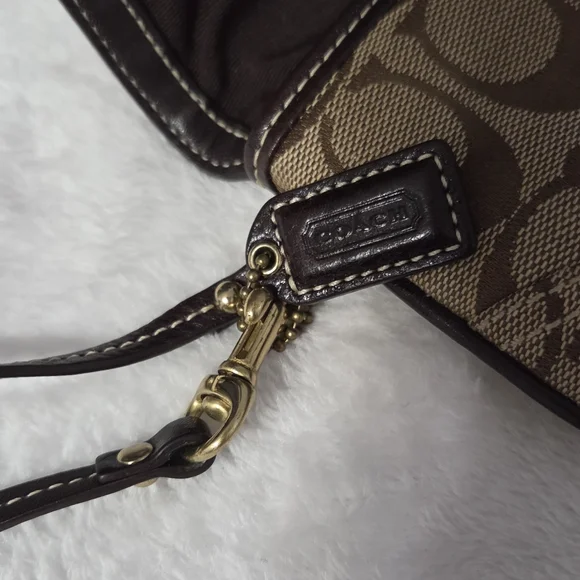 Coach Clutch, purple And Brown. - Picture 10 of 10